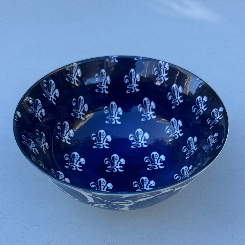 Elegant Fleur de Lis Blue and White Decorative Bowl
